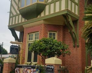 Mates Gully Cafe Restaurant & Boutique Accommodation